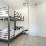Maisonnette A Deux Pas De La